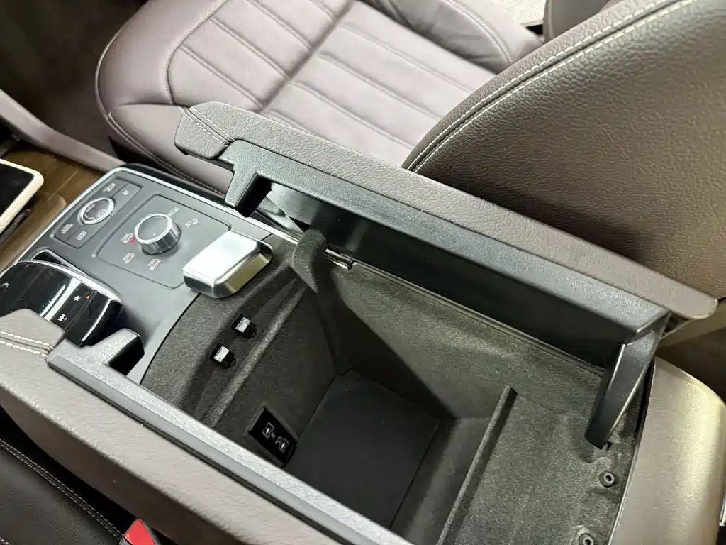 Mercedes-Benz GLS 2018 — фото 19