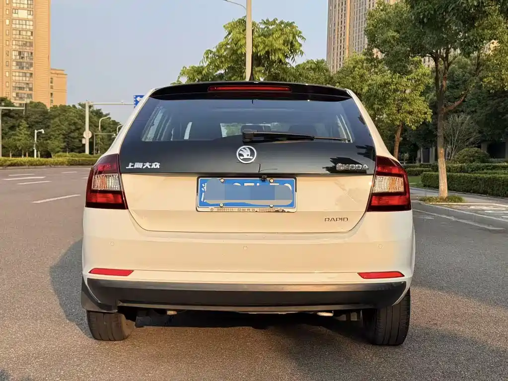 Skoda Rapid Spaceback 2014
