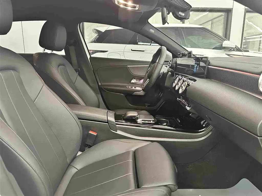 Mercedes-Benz A-Class 2021 — фото 18