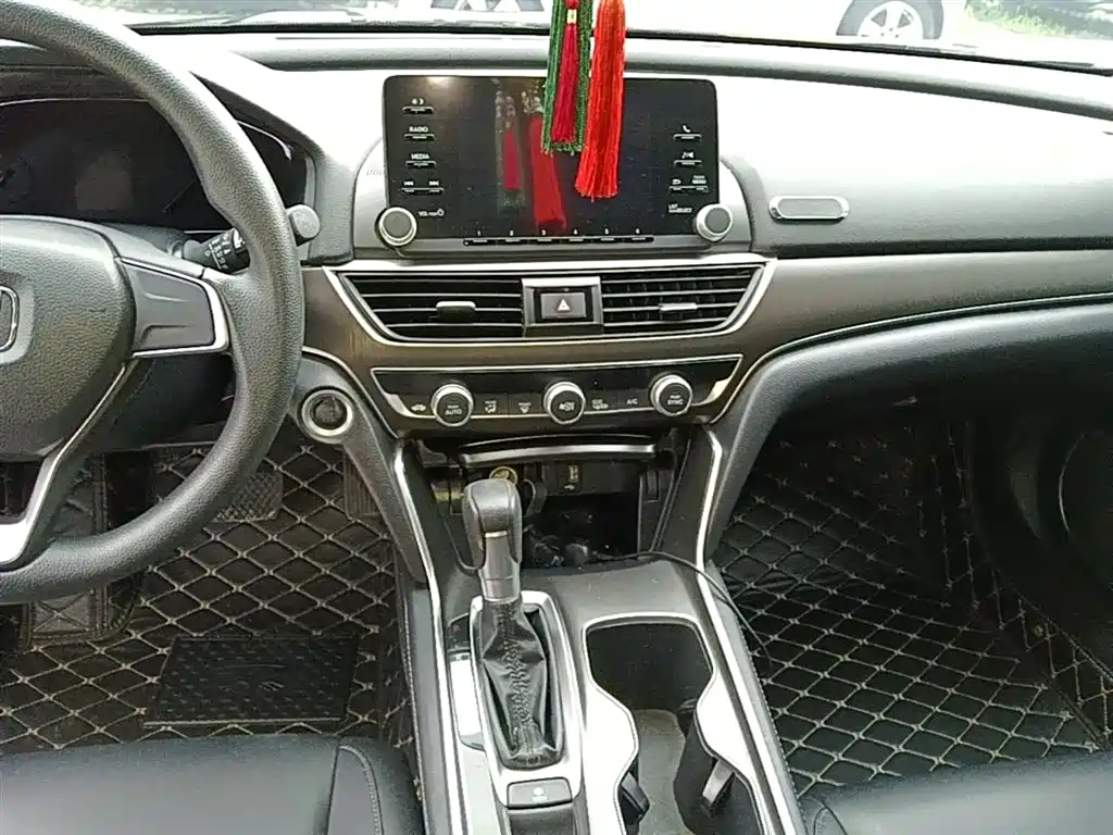 Honda Accord 2020 — фото 13