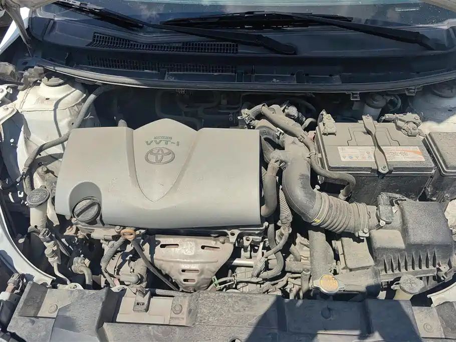 Toyota Yaris L 2017 — фото 10