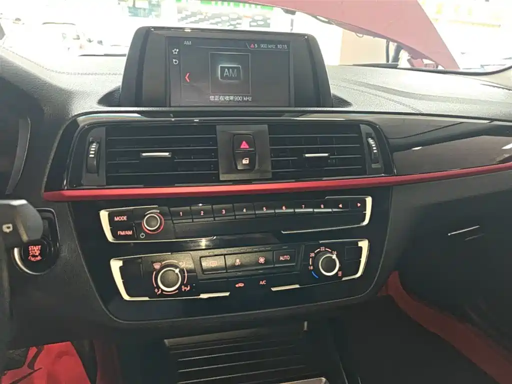 BMW 1 Series 2018 — фото 13