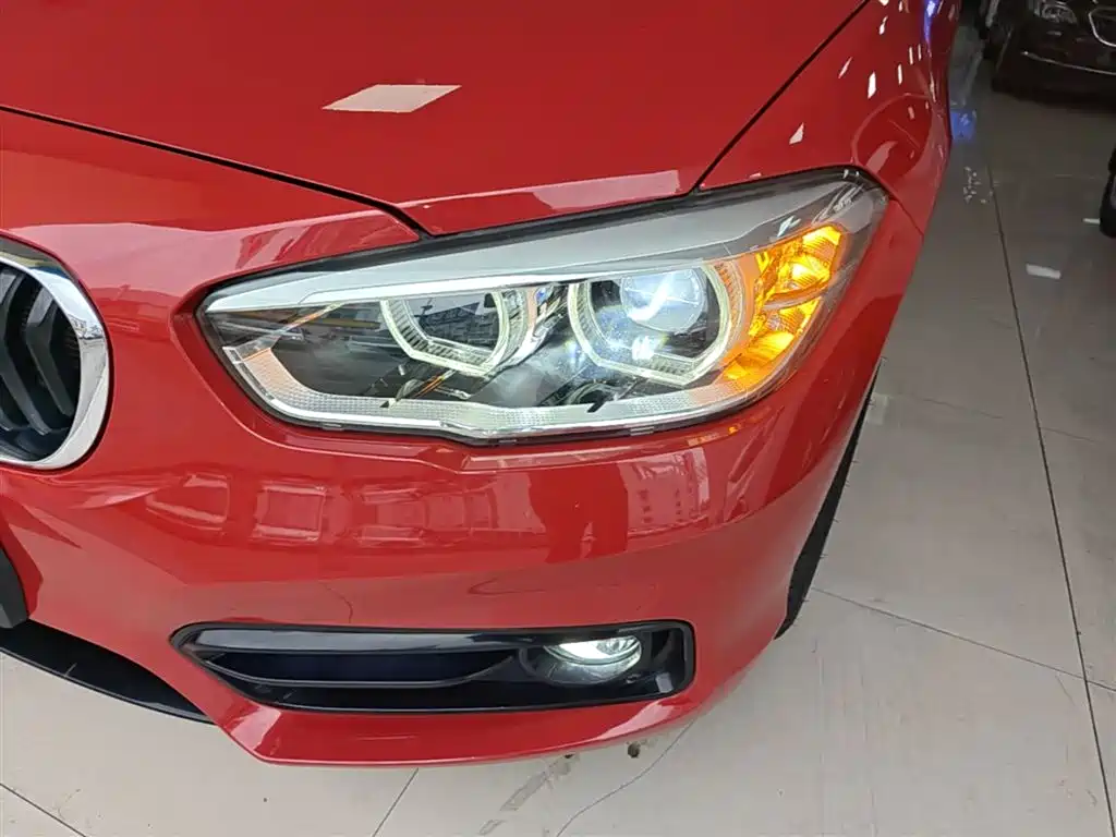 BMW 1 Series 2018 — фото 24