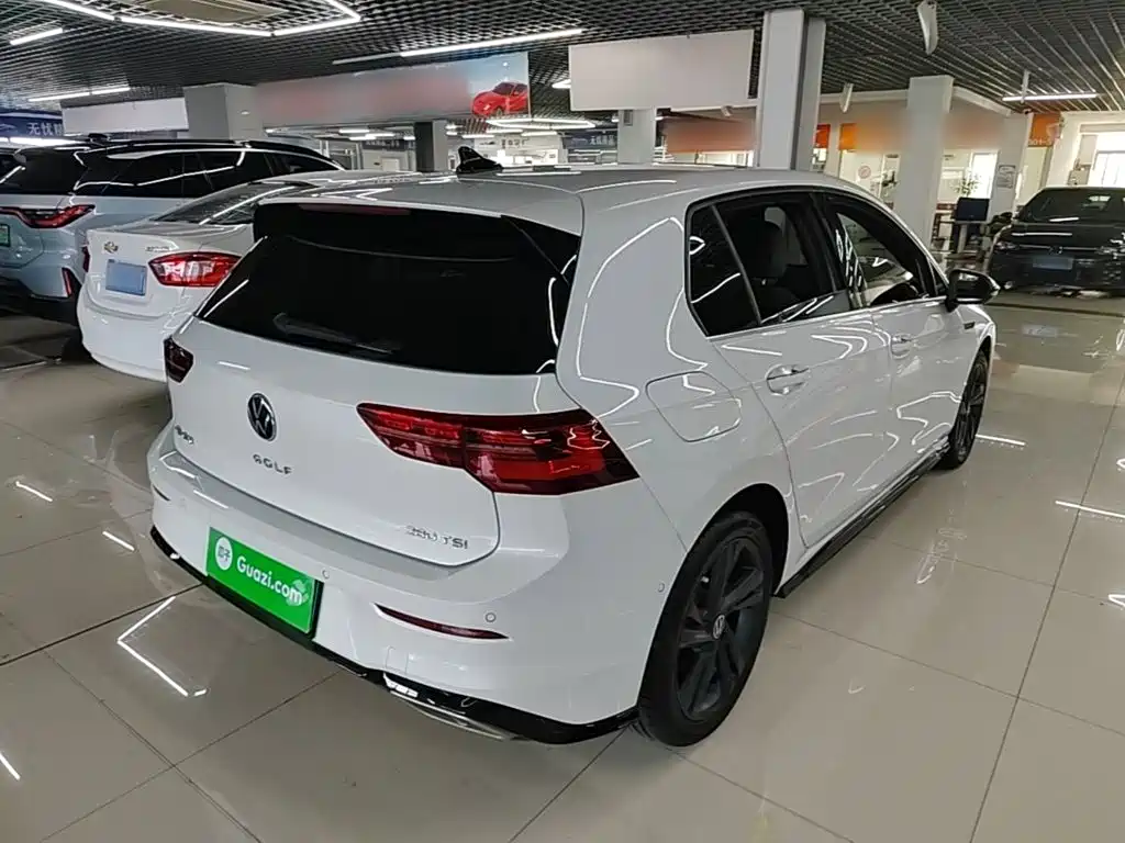 Volkswagen Golf 2021