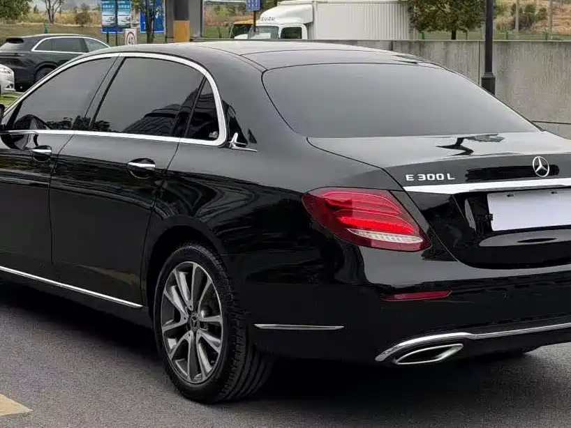 Mercedes-Benz E-Class 2019 — фото 4