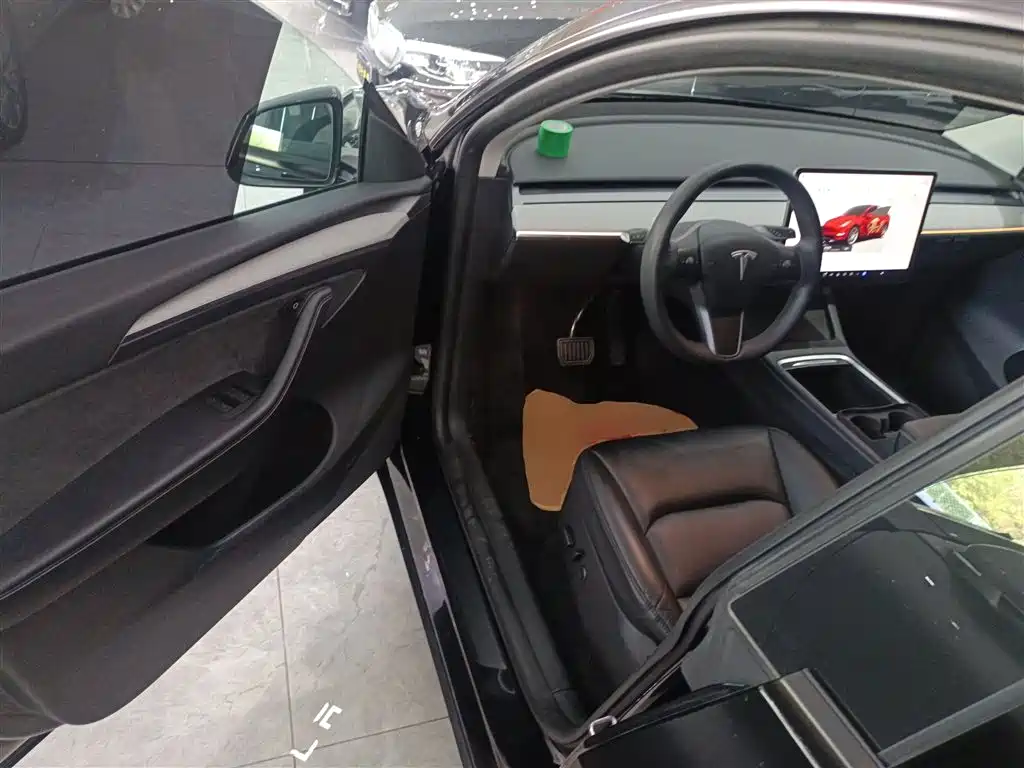 Tesla Model Y 2023 — фото 16