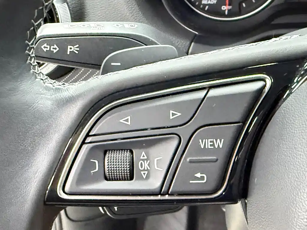 Audi Q2L 2023 — фото 12