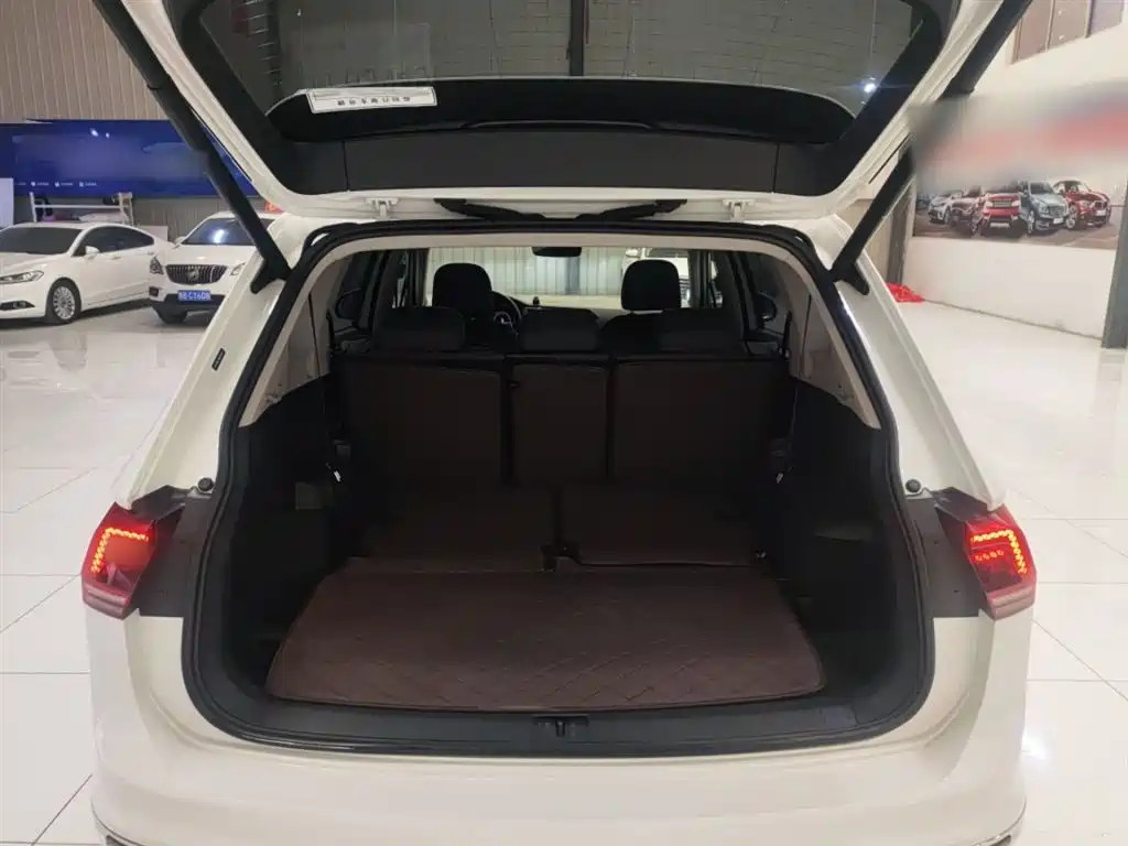 Volkswagen Tiguan L 2021 — фото 19