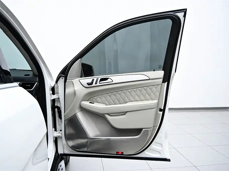 Mercedes-Benz GL-Class 2014 — фото 19