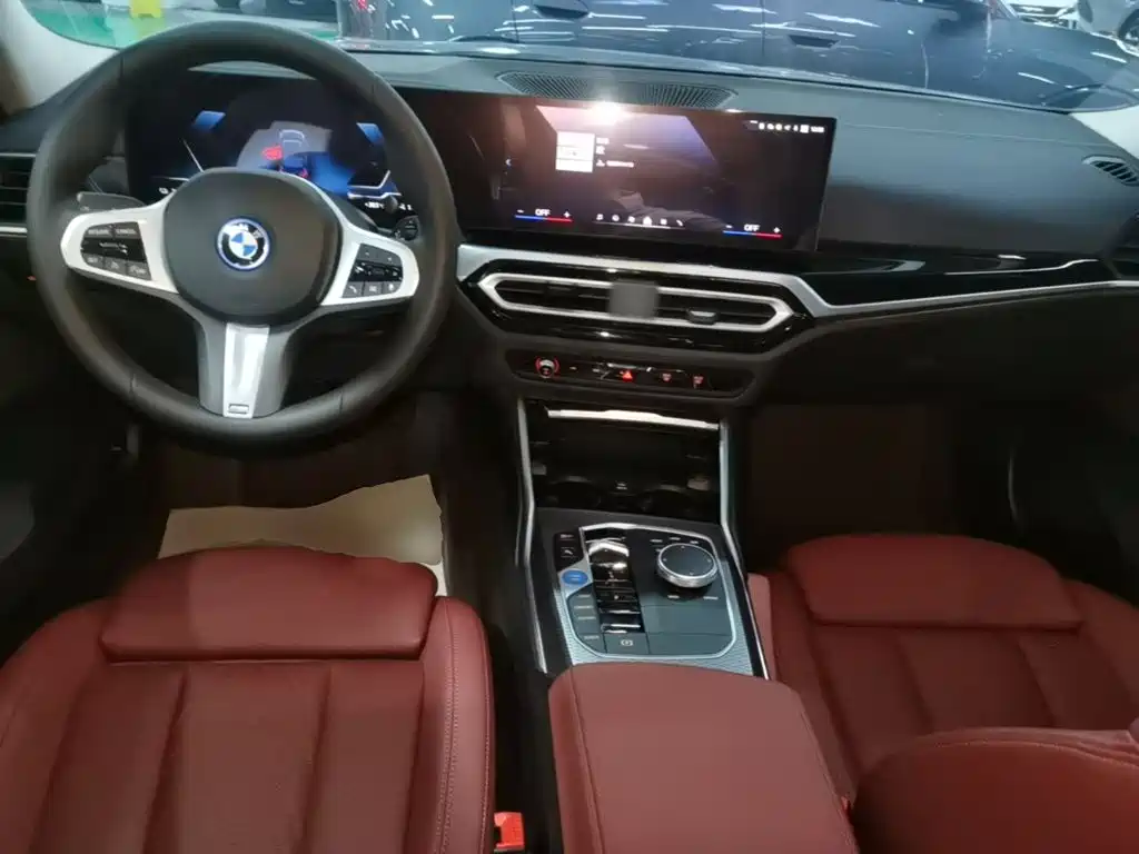 BMW i3 2024 — фото 10