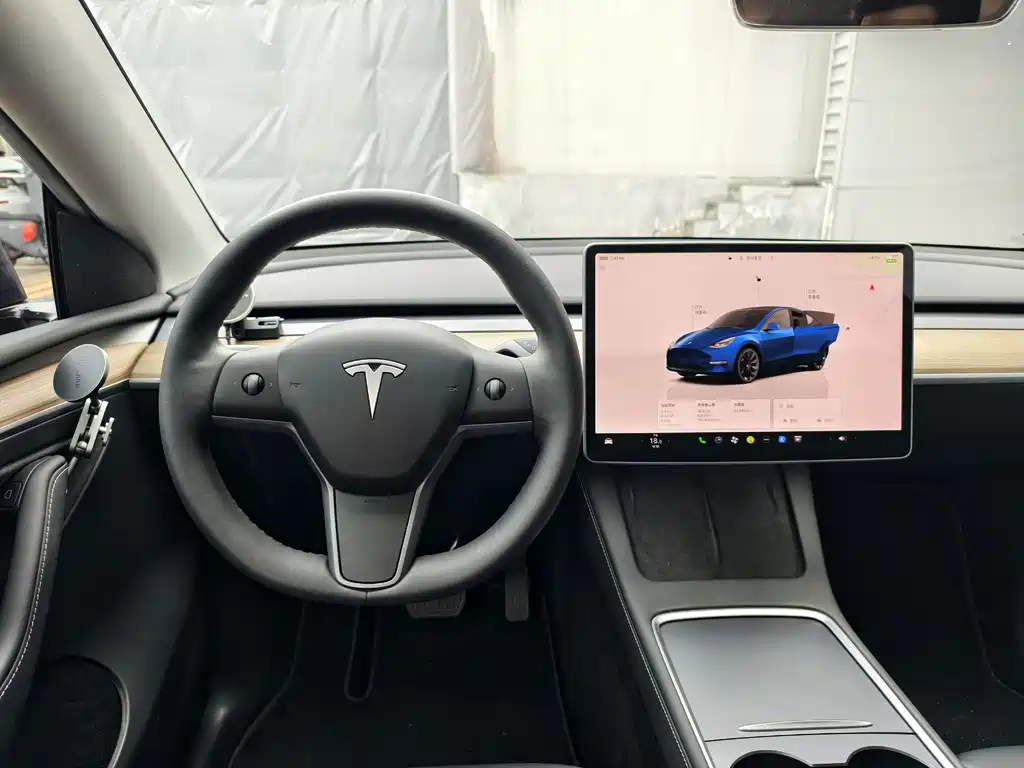 Tesla Model Y 2023 — фото 12