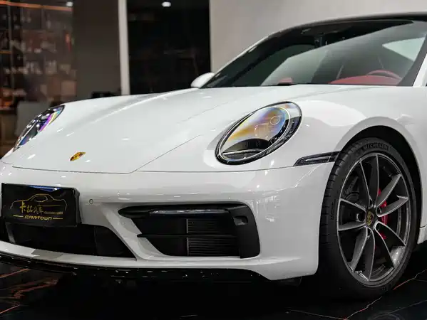 Porsche 911 2023