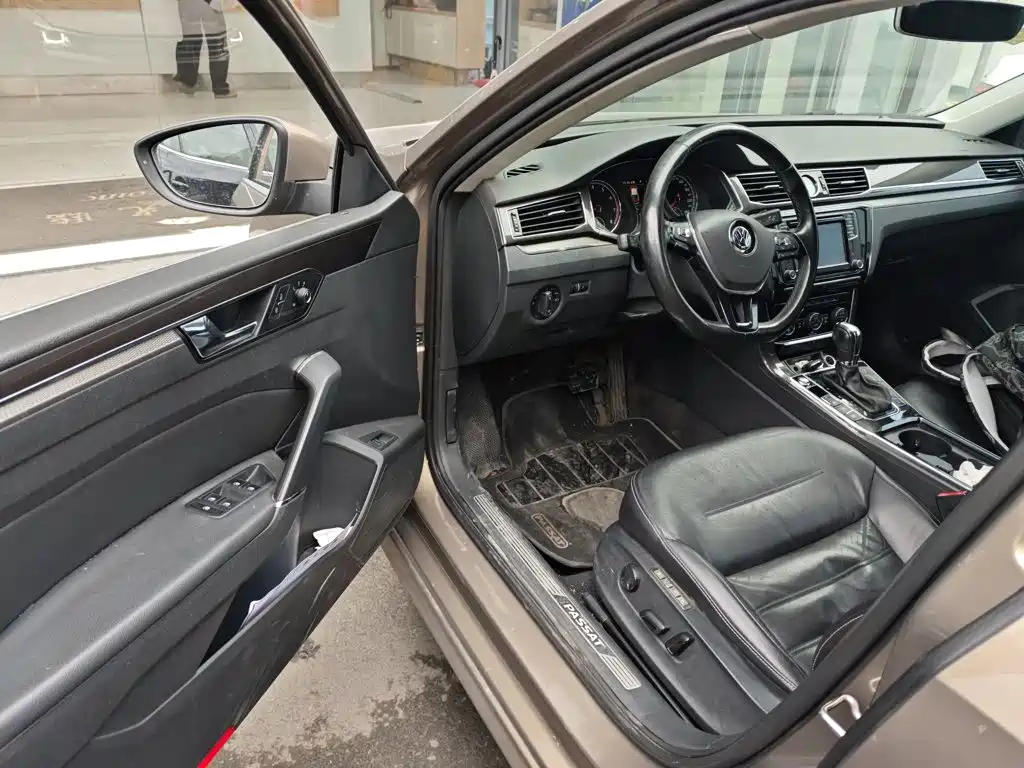 Volkswagen Passat 2016 — фото 13