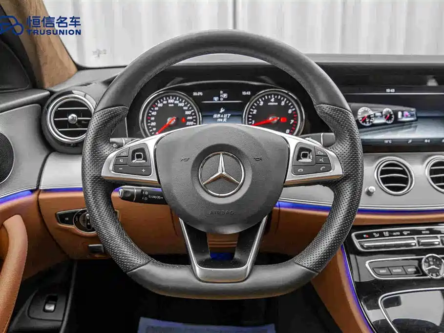 Mercedes-Benz E-Class 2017 — фото 17