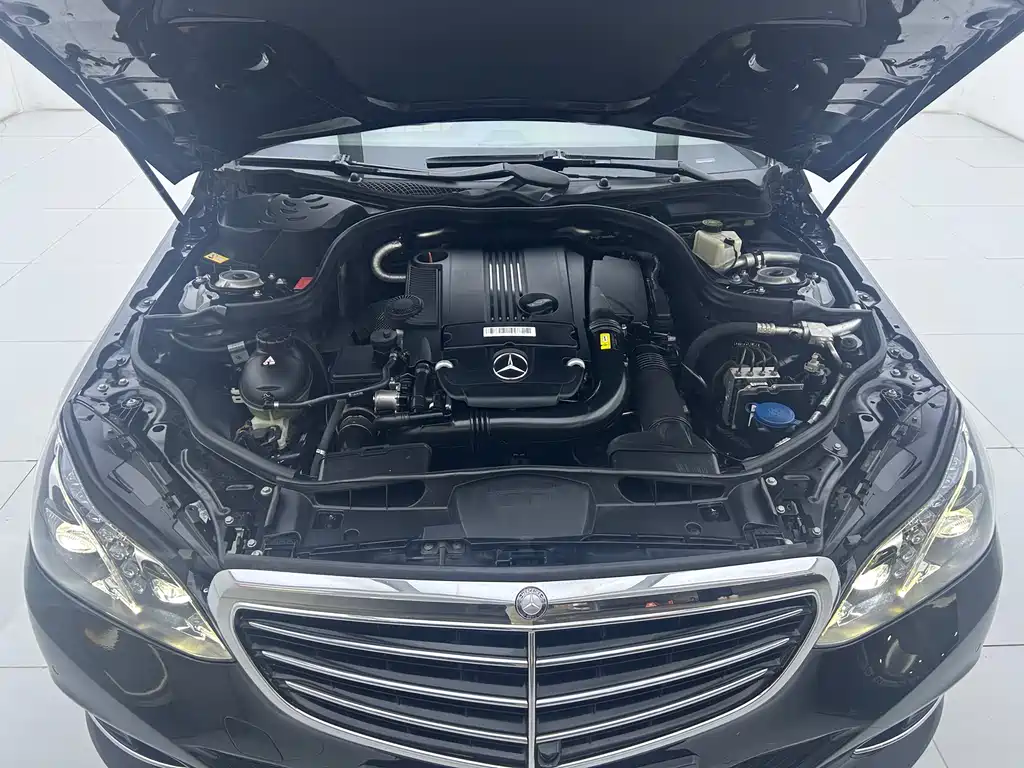 Mercedes-Benz E-Class 2014 — фото 14