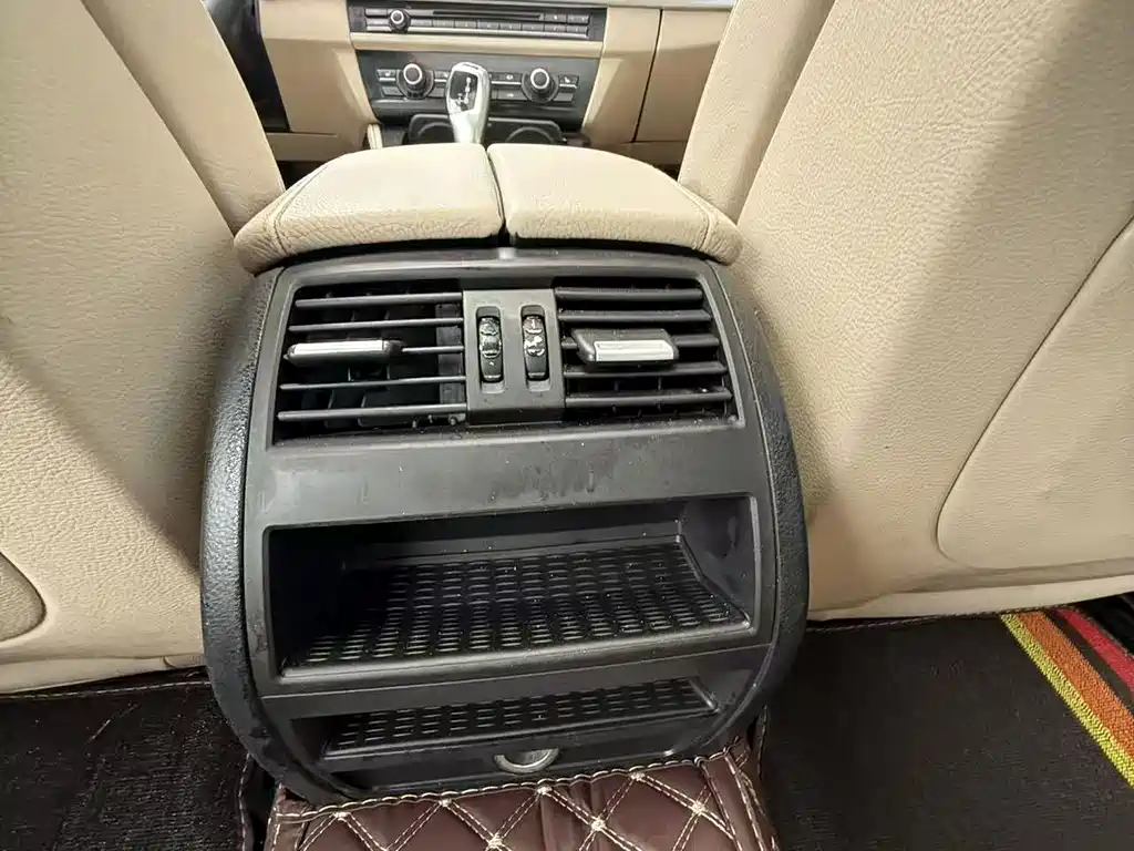 BMW 5 Series 2012 — фото 11