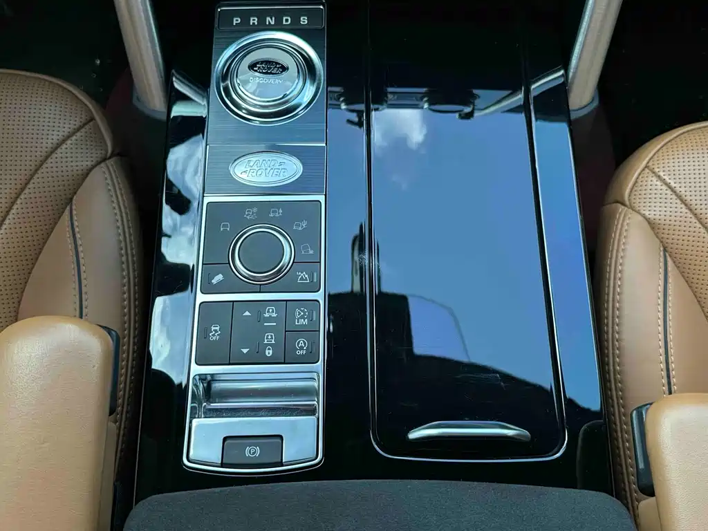 Land Rover Discovery 2018 — фото 20