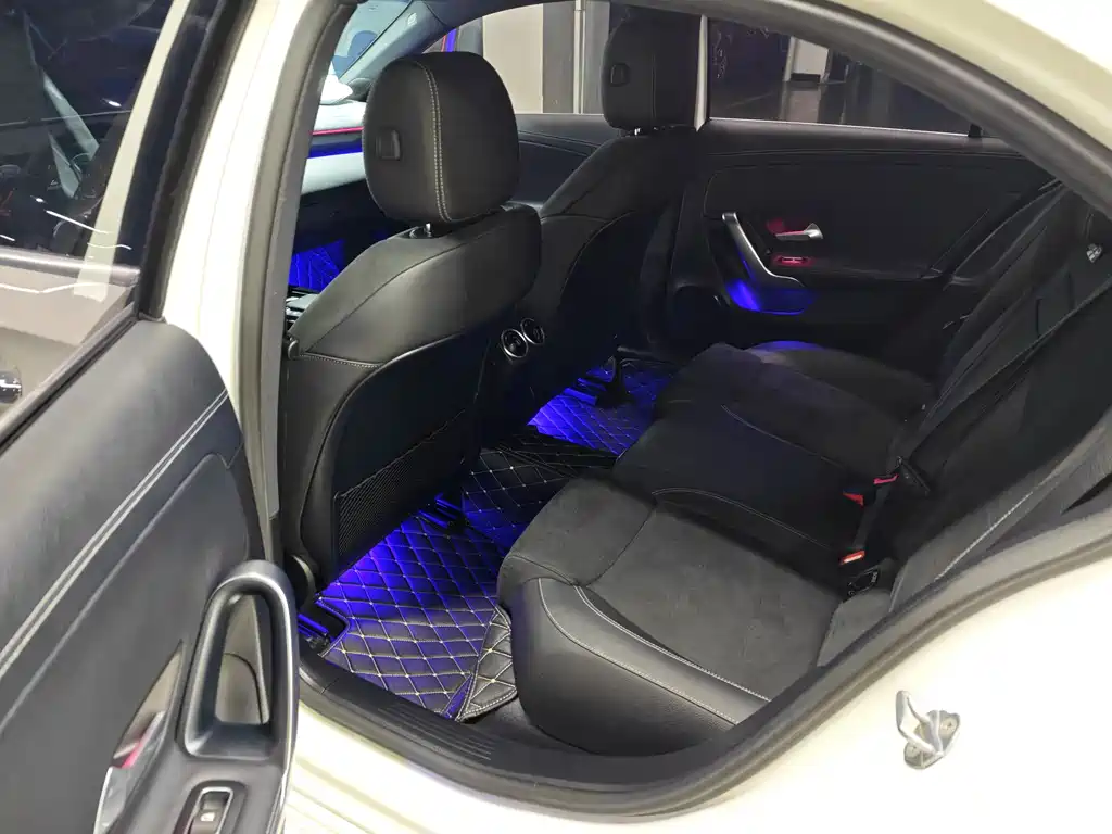 Mercedes-Benz A-Class 2020 — фото 12