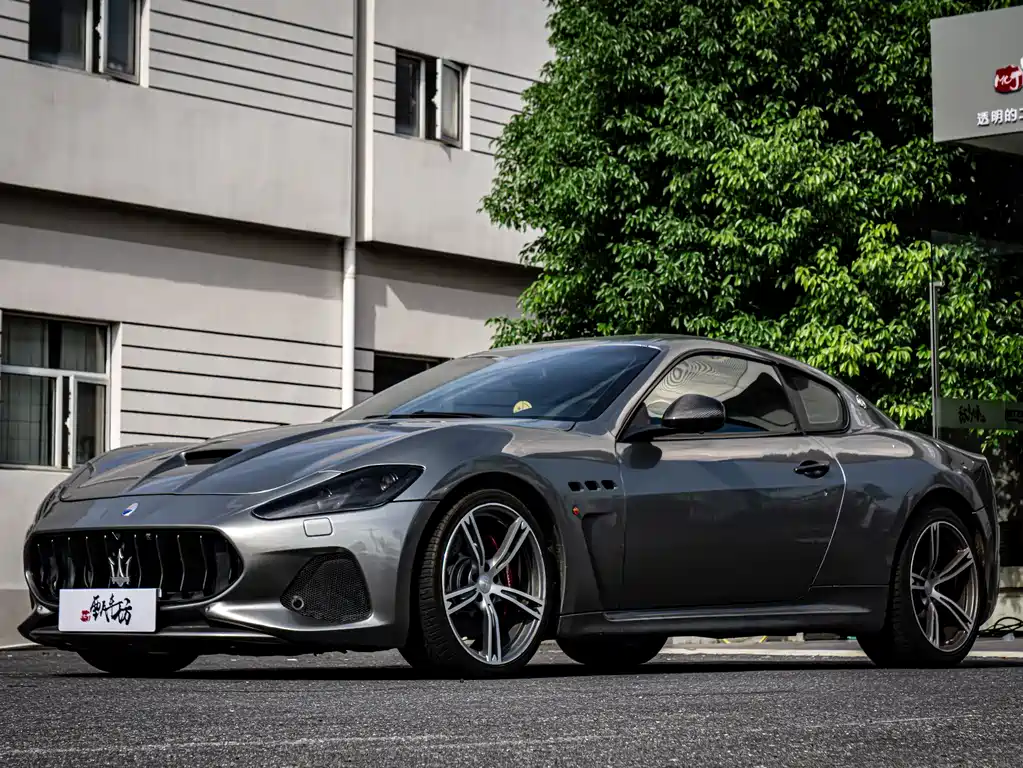 Maserati GranTurismo 2013 — фото 2