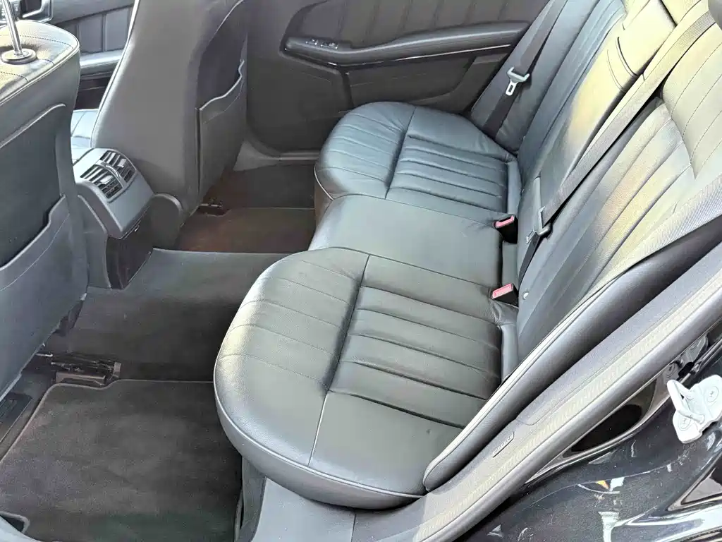 Mercedes-Benz E-Class 2015 — фото 15