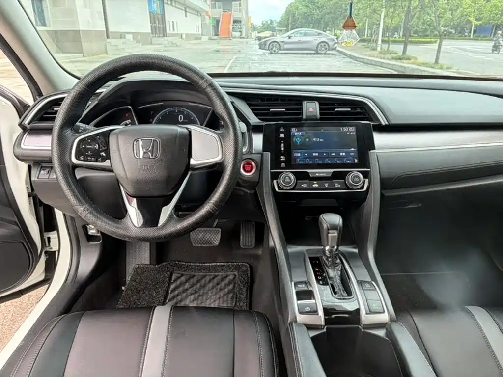 Honda Civic 2018 — фото 13