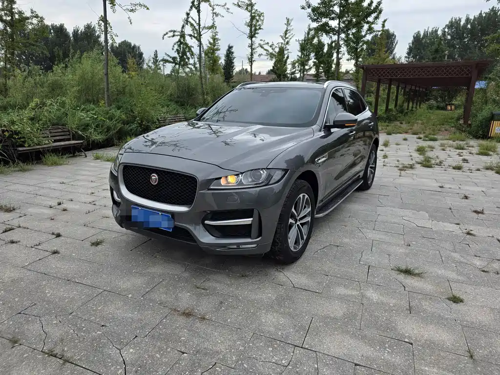Jaguar F-PACE 2016 — фото 1