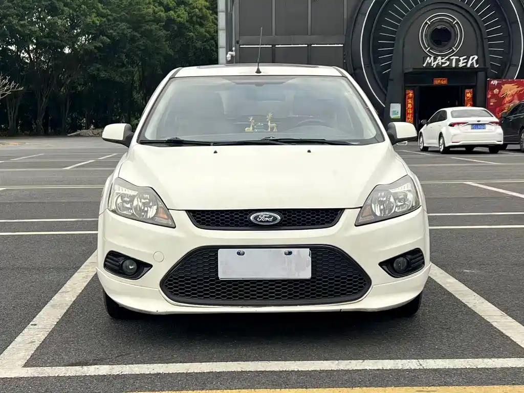 Ford Focus 2014 — фото 2