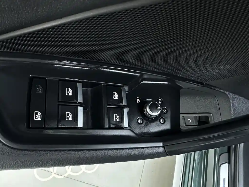 Audi A3 2023 — фото 17