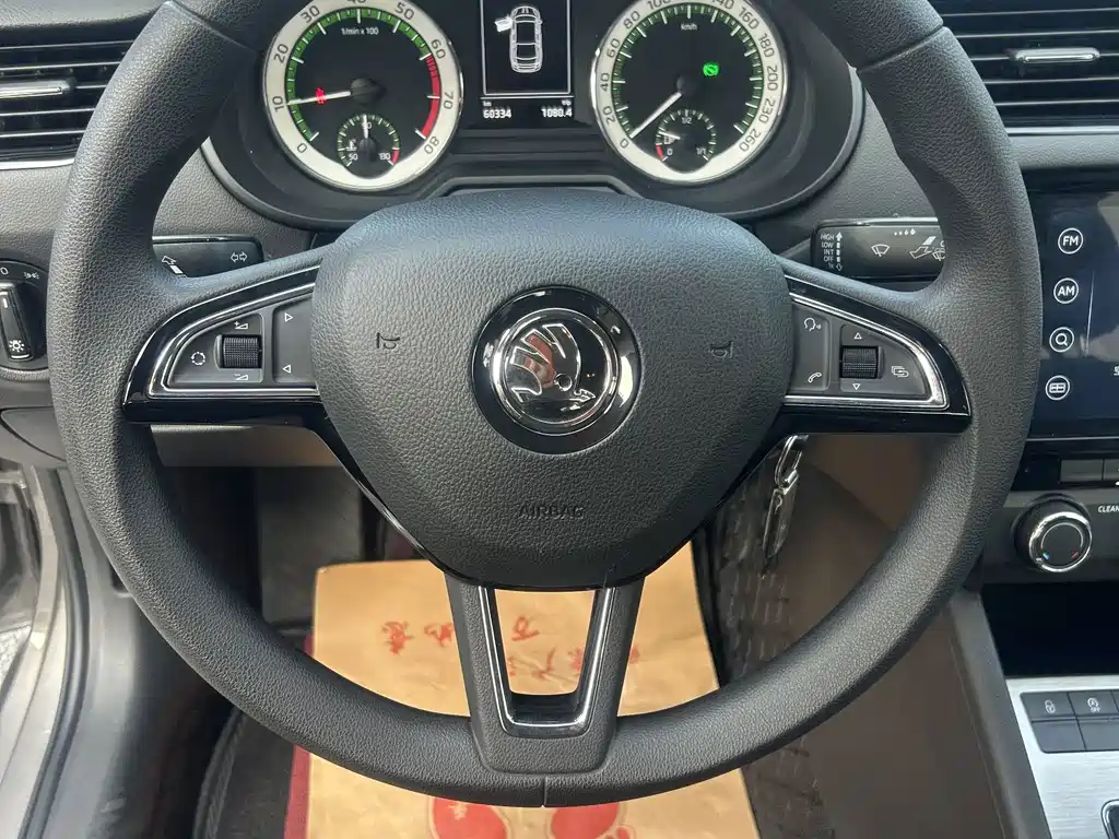 Skoda Octavia 2022 — фото 8