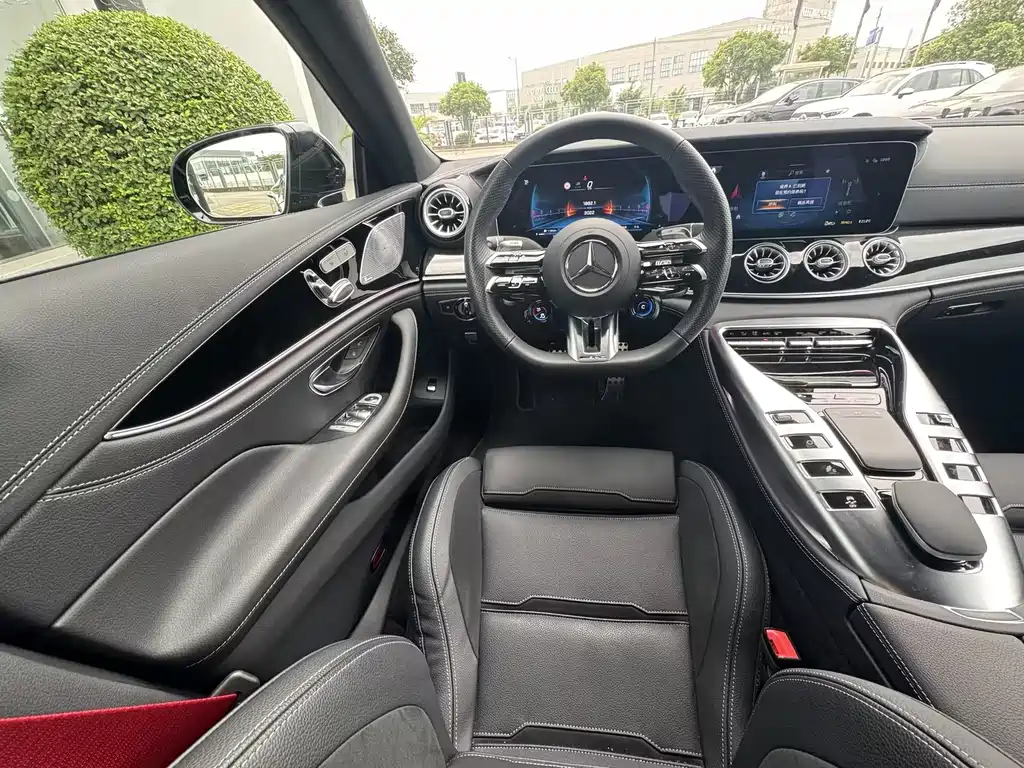 Mercedes-Benz AMG GT 2025 — фото 8