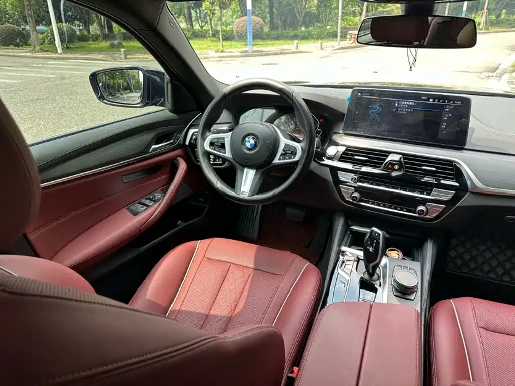 BMW 5 Series New Energy 2022 — фото 18