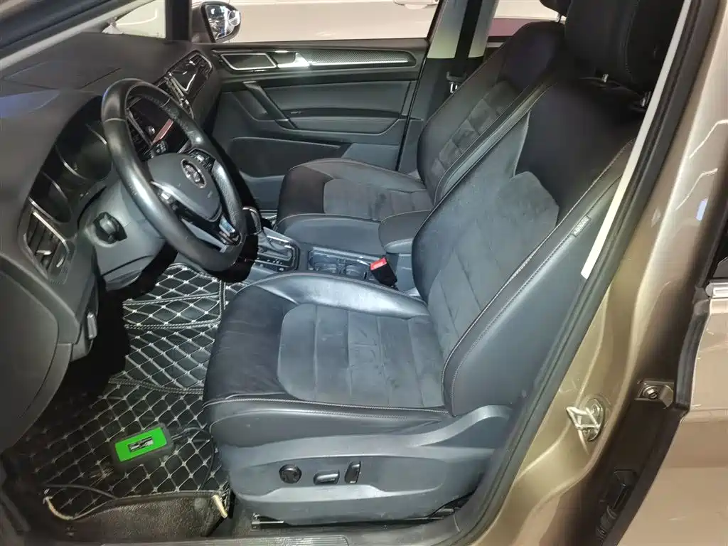 Volkswagen Golf Sportsvan 2018 — фото 15