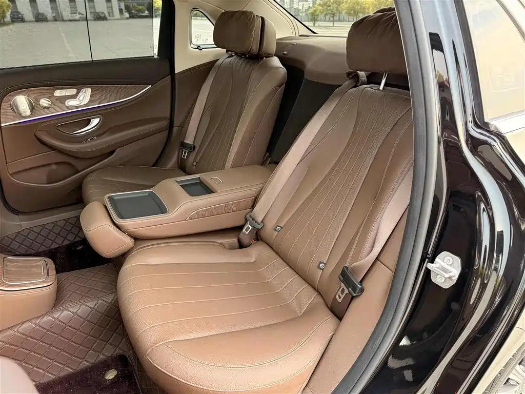 Mercedes-Benz E-Class 2021 — фото 10