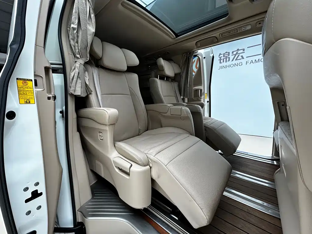 Toyota Alphard 2015 — фото 18
