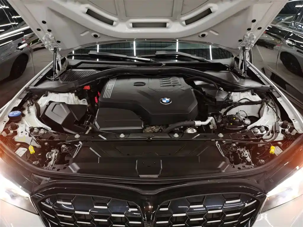 BMW 3 Series 2023 — фото 16