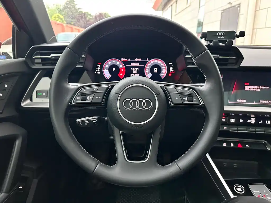Audi A3 2023 — фото 8