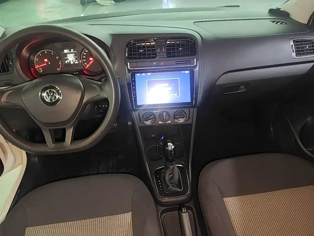 Volkswagen Polo 2017 — фото 14