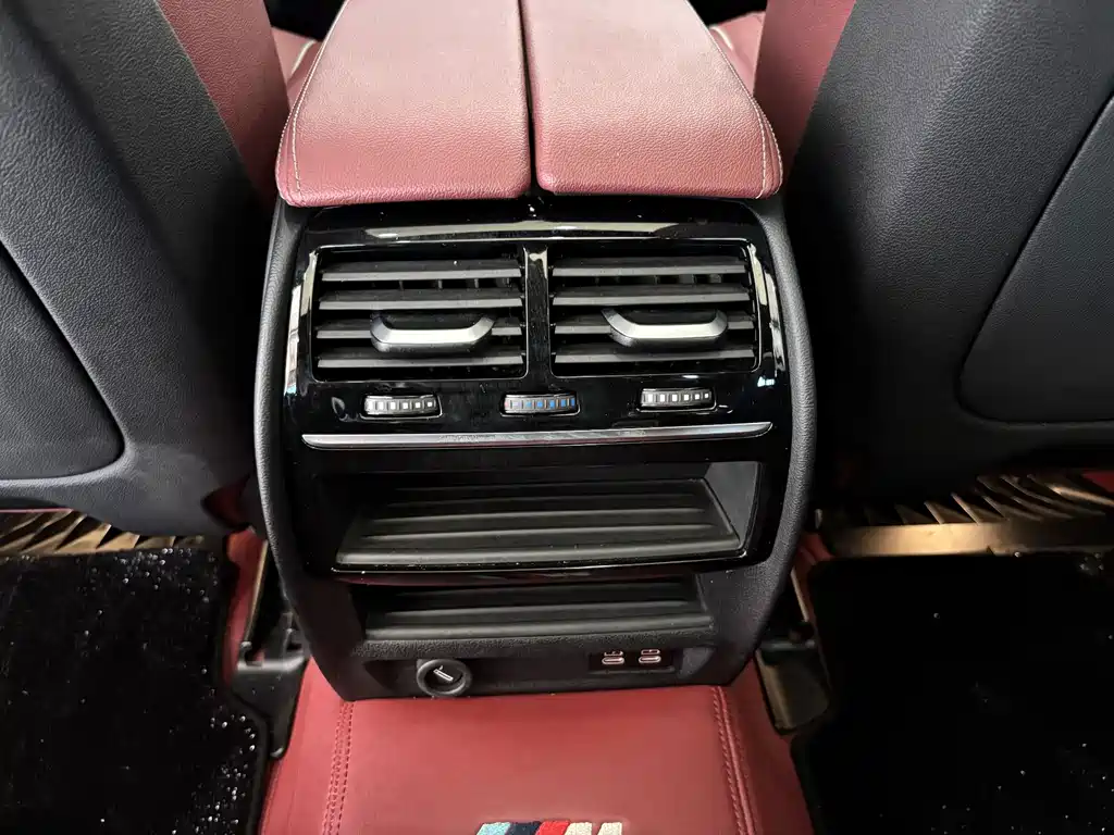 BMW 5 Series New Energy 2022 — фото 20