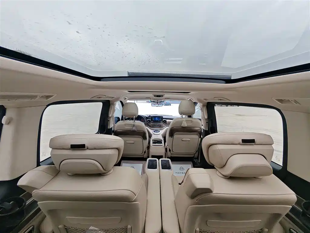 Mercedes-Benz V-Class 2022 — фото 16