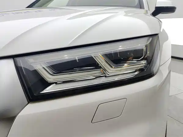 Audi Q5L 2020