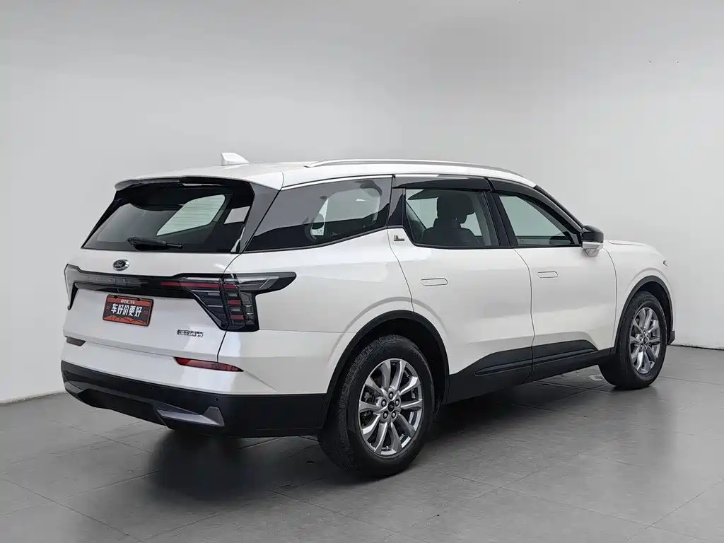 Ford Edge 2023 — фото 2