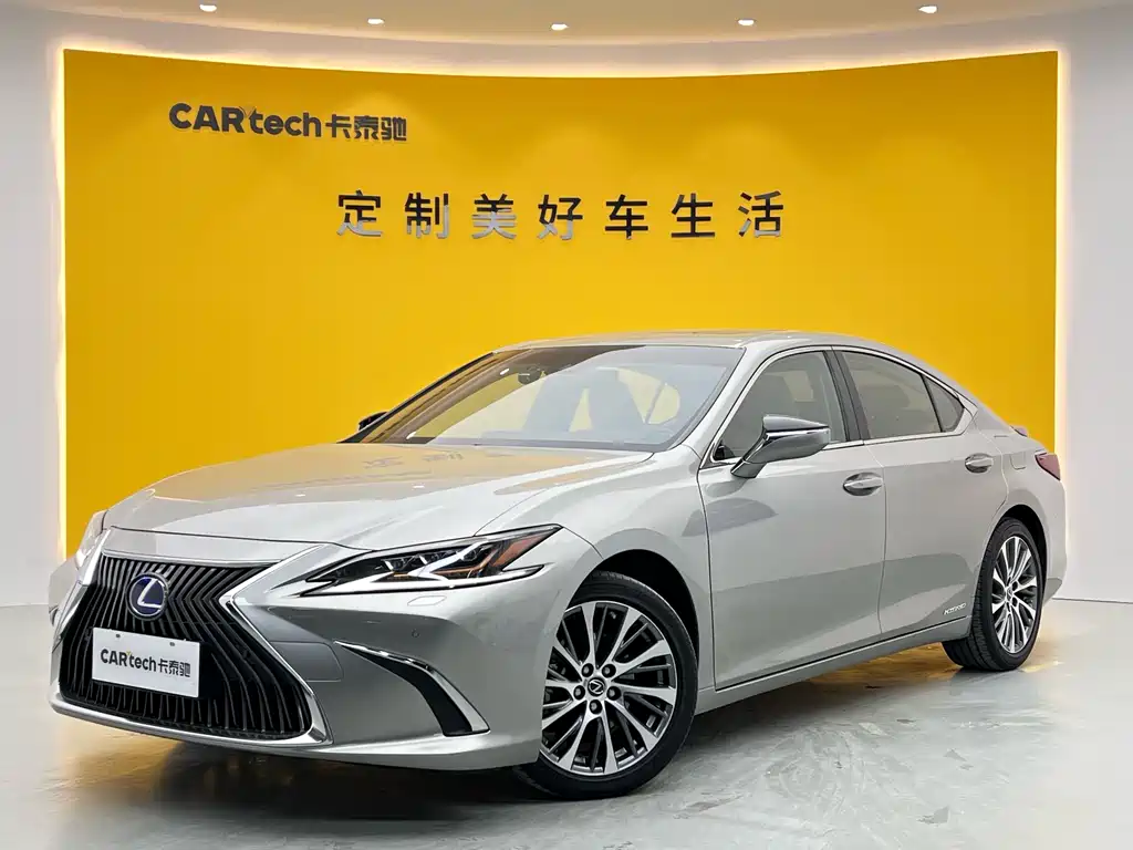 Lexus ES 2021 — фото 1