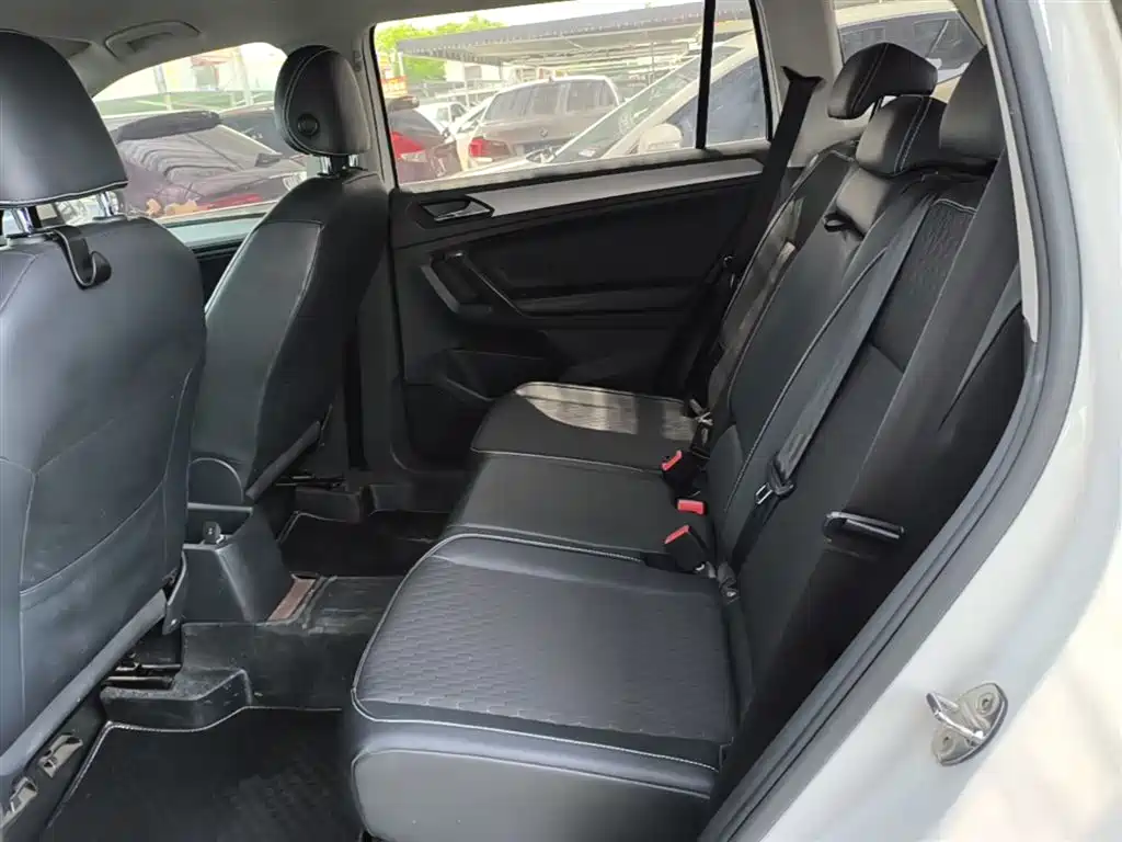Volkswagen Tiguan L 2018 — фото 13