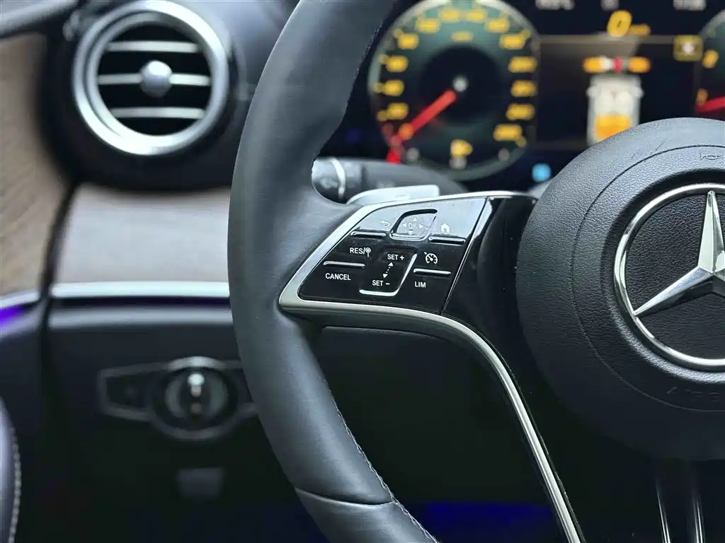 Mercedes-Benz E-Class 2021 — фото 22