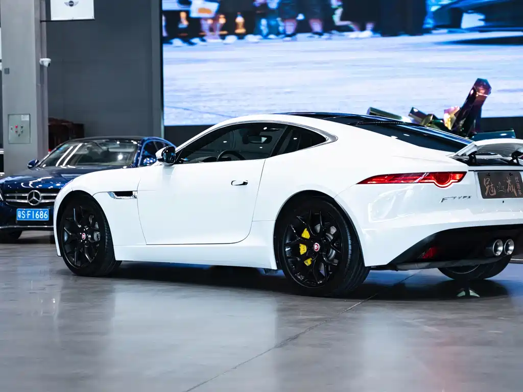 Jaguar F-TYPE 2015 — фото 5