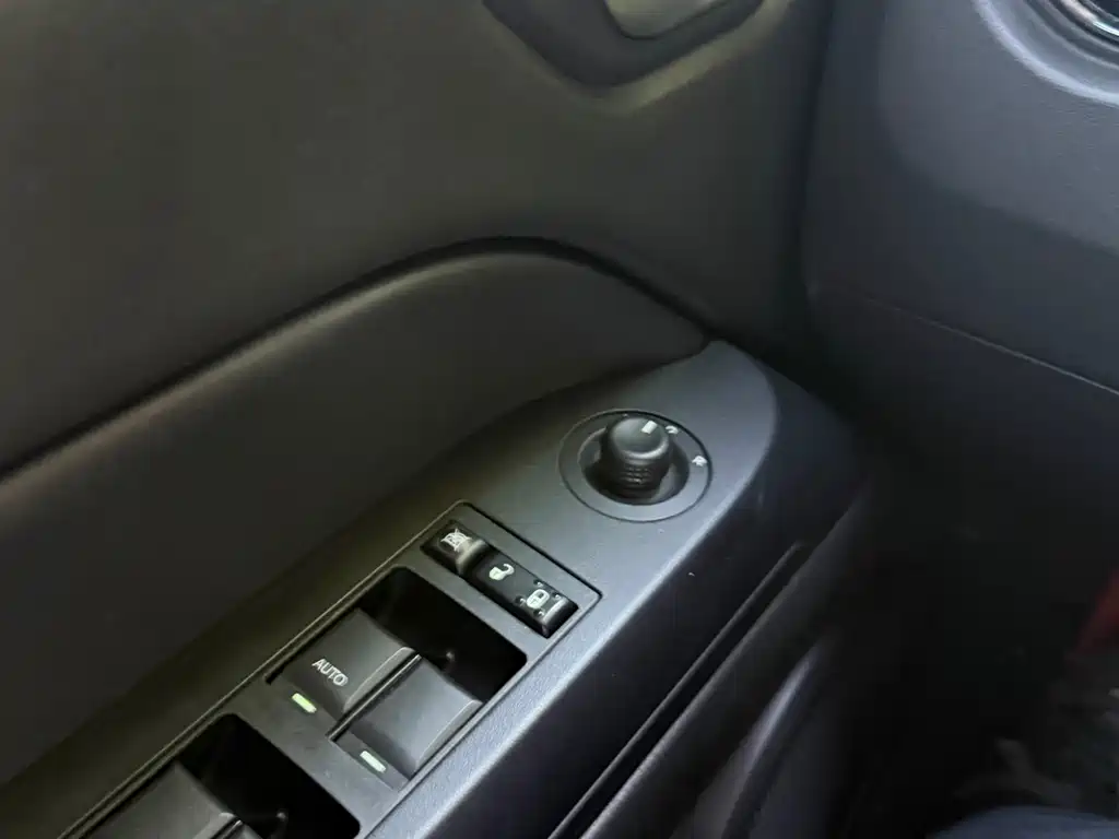 Jeep Compass 2013 — фото 19