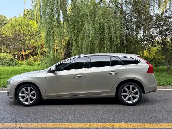 Volvo V60 2017