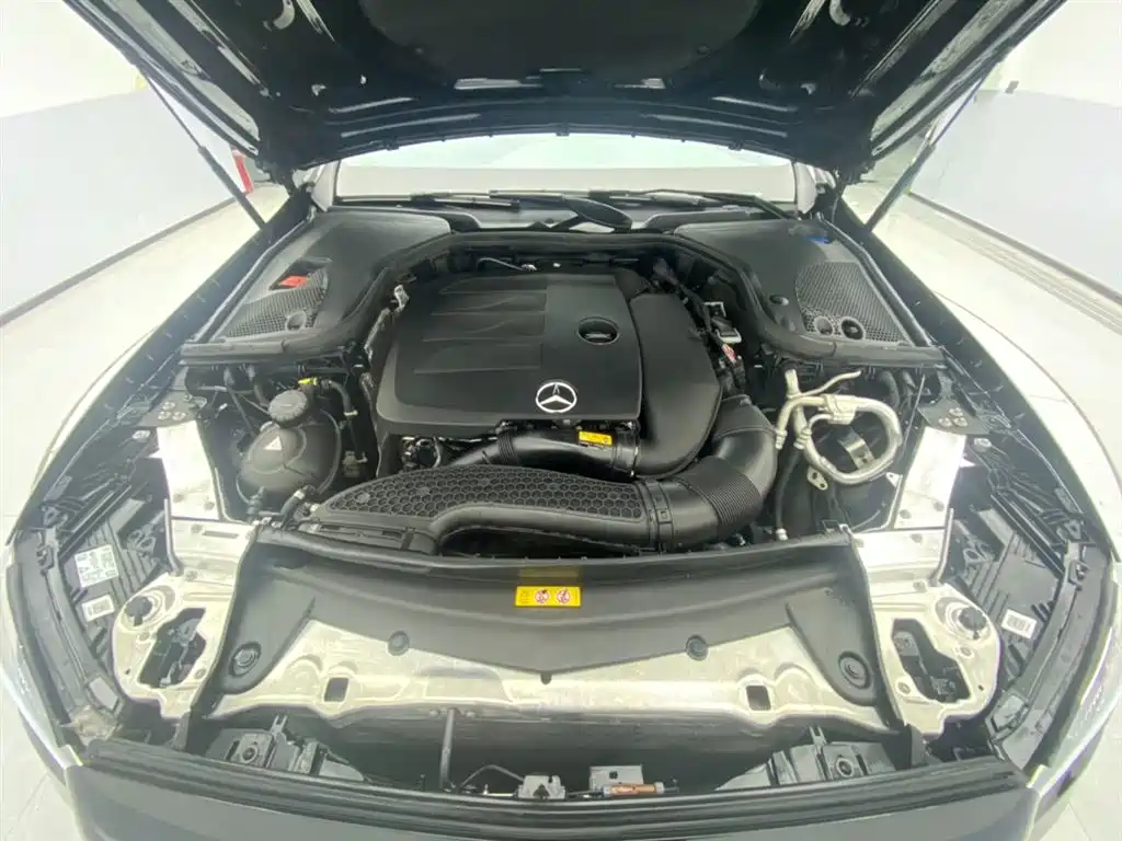 Mercedes-Benz E-Class 2023 — фото 12