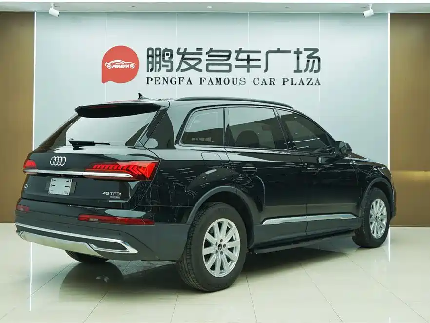 Audi Q7 2023 — фото 17