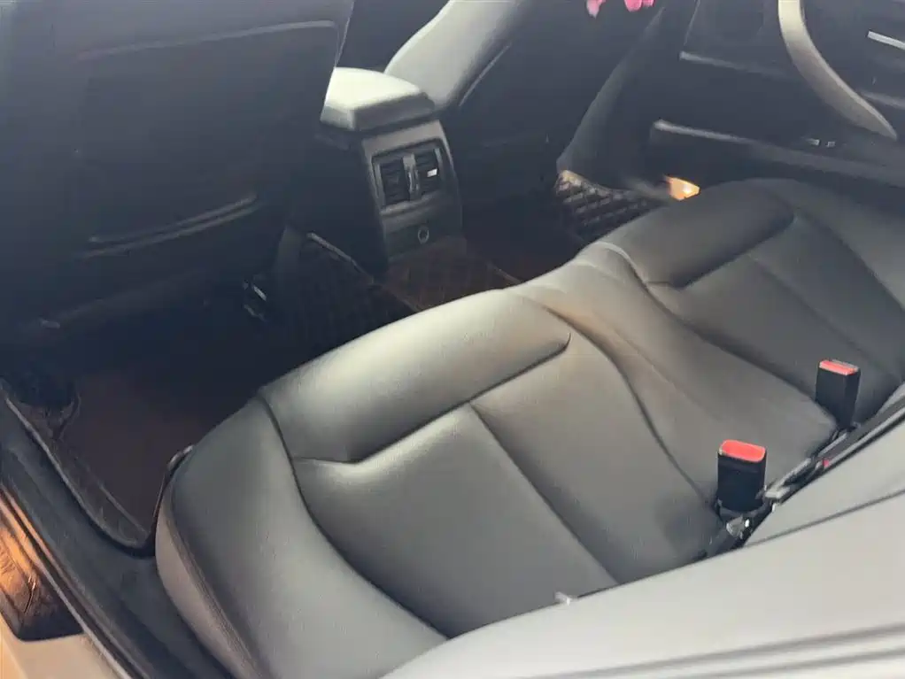 BMW 3 Series 2015 — фото 13